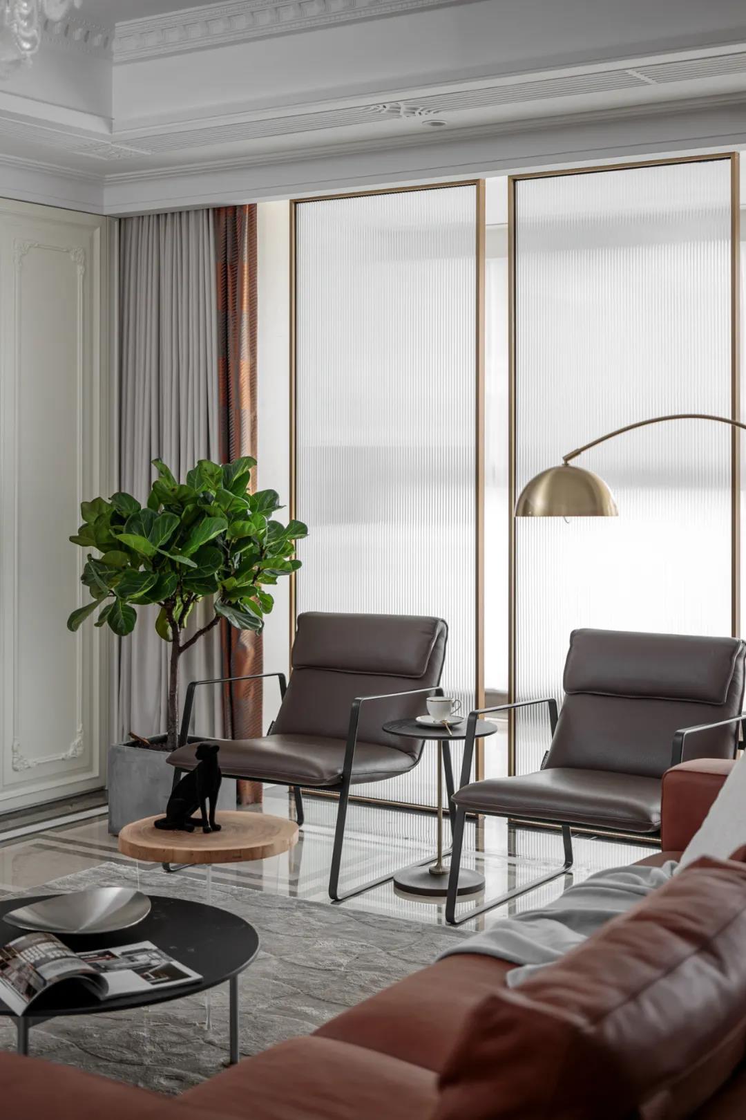 她家“客廳餐廳書(shū)房”各自獨(dú)立，又完美融合