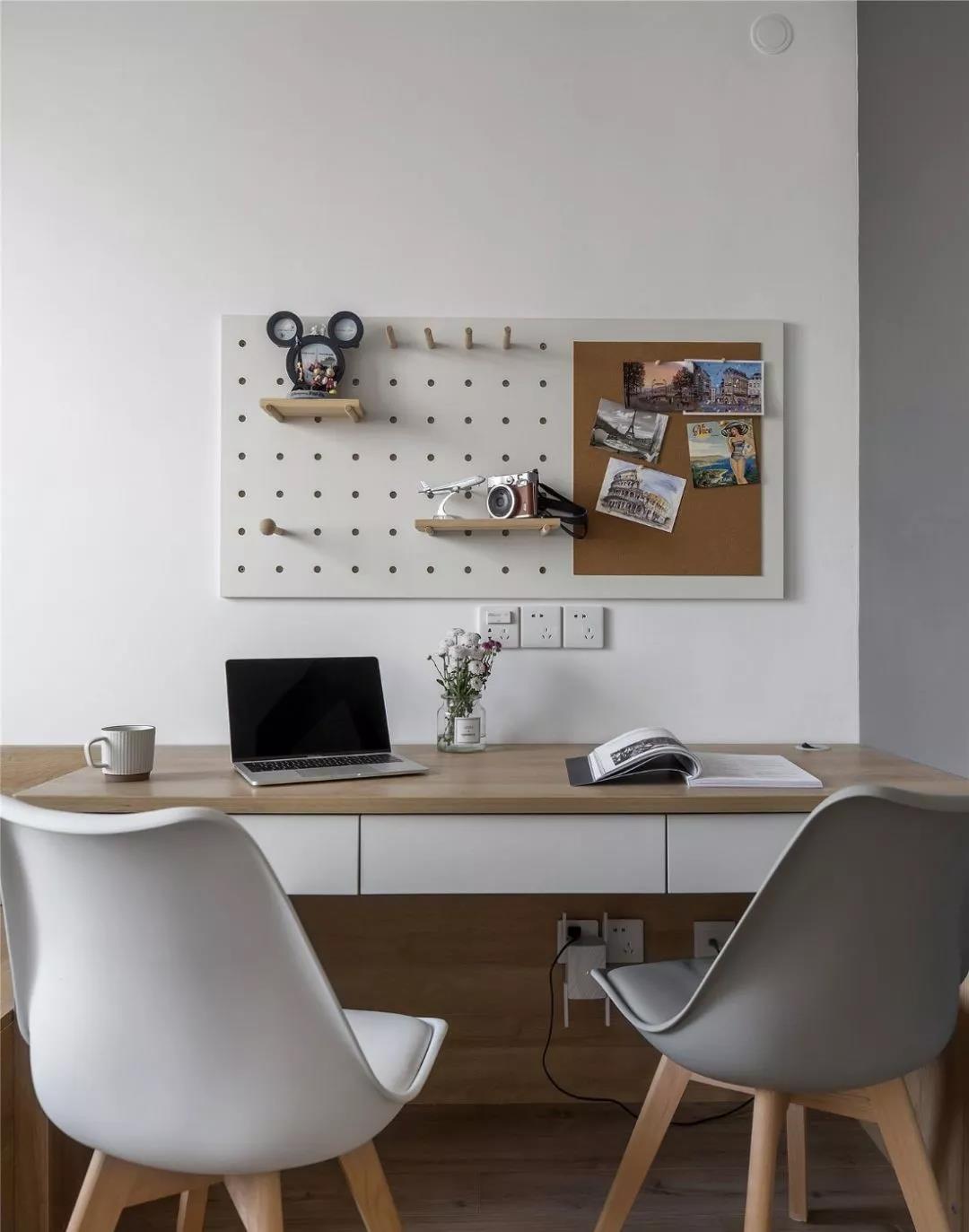 原木風+北歐綠植，魔都夫妻93㎡小二居用心規(guī)劃，越住越大