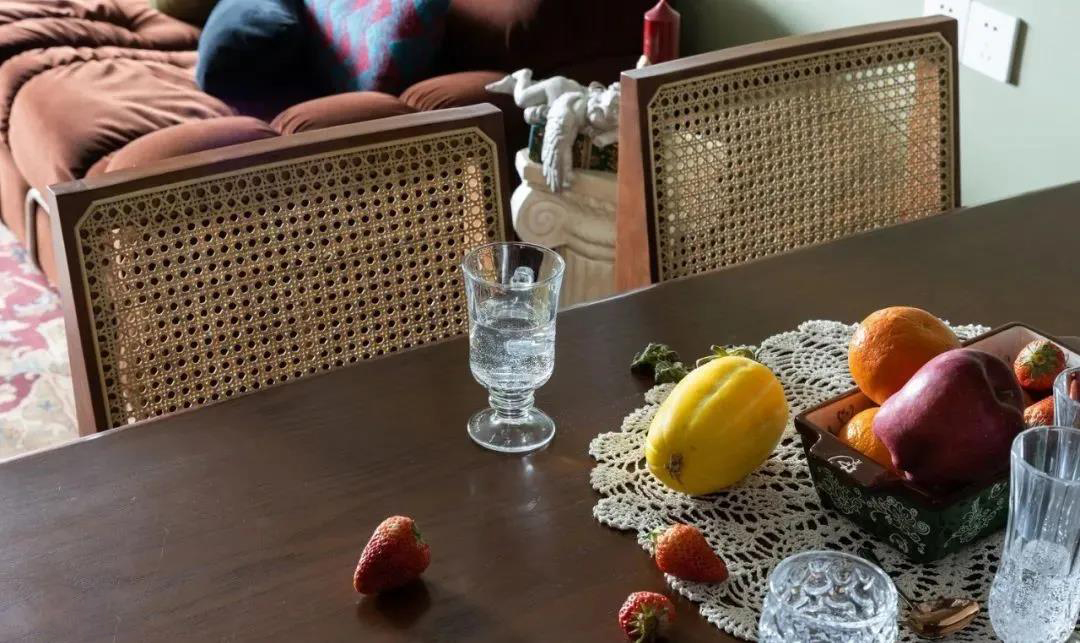 90后夫妻“高級定制”輕復古風，才裝好就圈粉無數