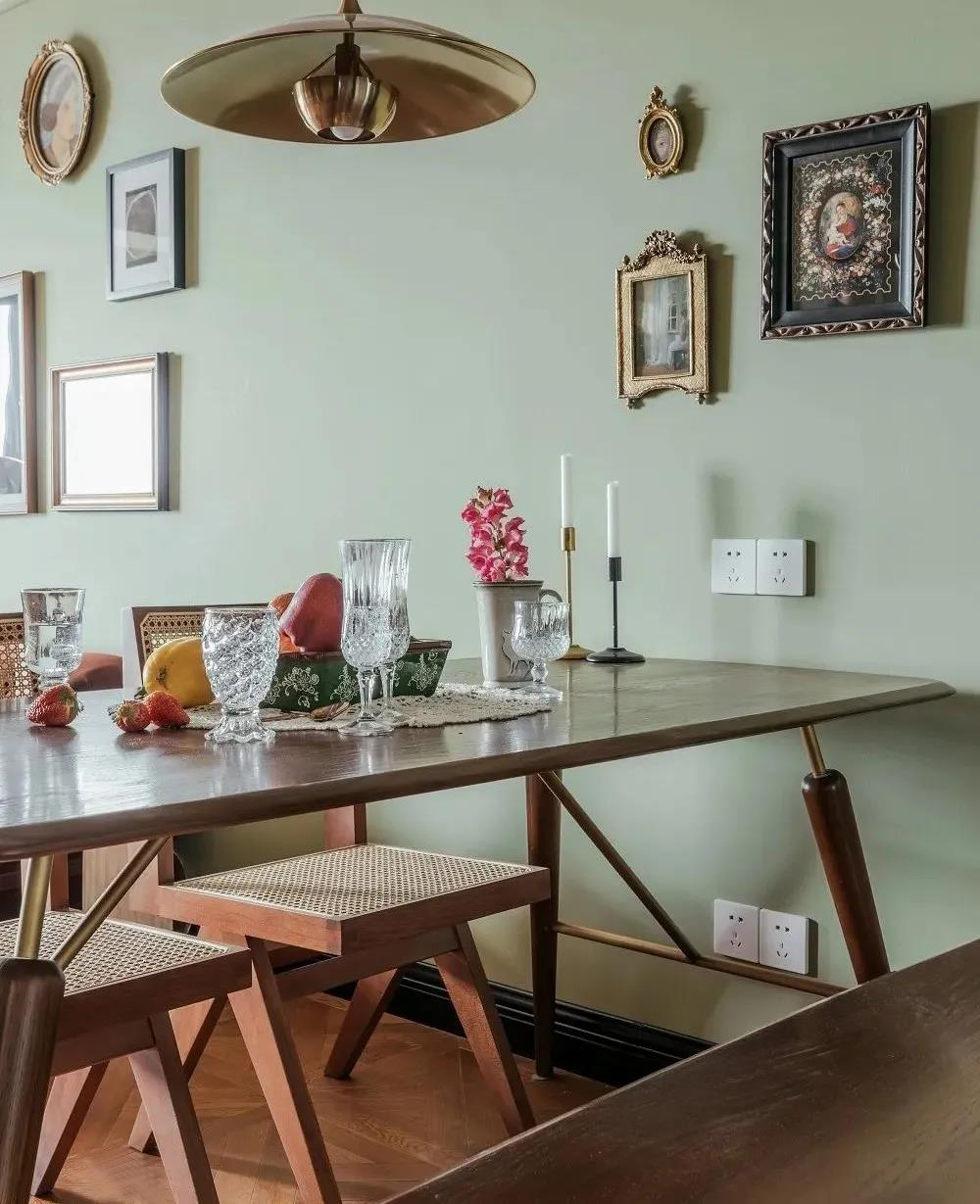 90后夫妻“高級定制”輕復古風，才裝好就圈粉無數