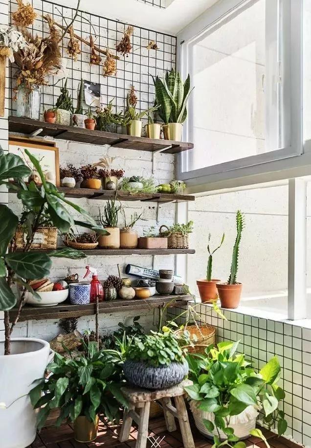 超ins風(fēng)的89㎡現(xiàn)代簡(jiǎn)約小兩居，她把花園式陽臺(tái)搬回家