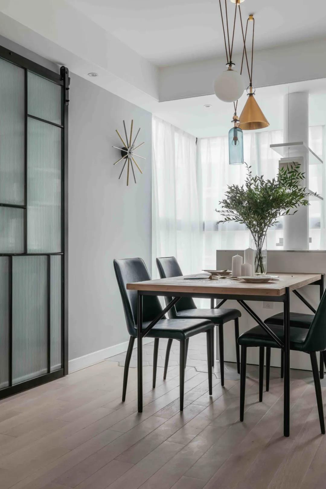 忍不住曬曬她家120㎡新房，全屋定制落地壁柜，超能裝！