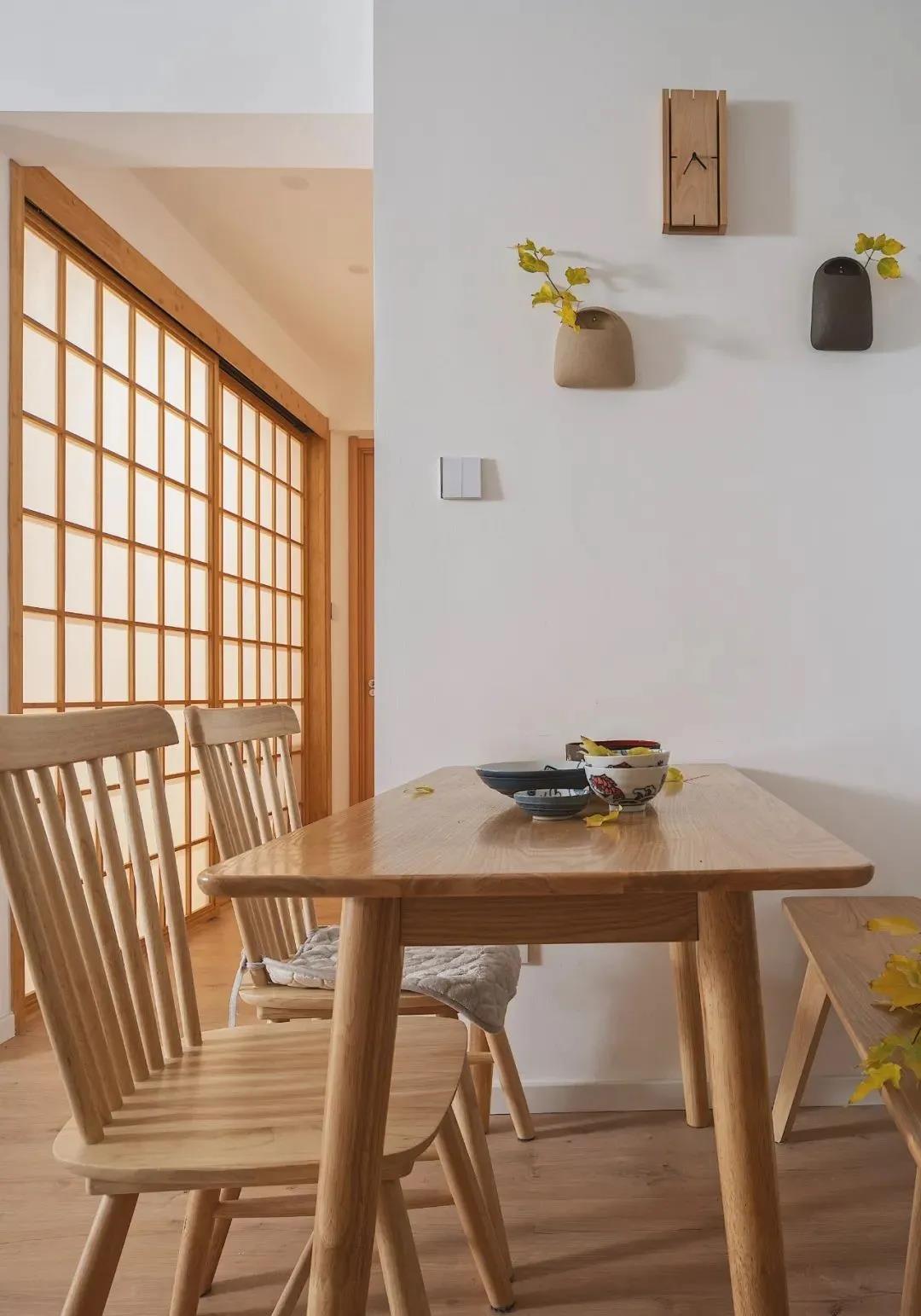 87㎡原木+奶咖，這個春天最理想的溫馨家