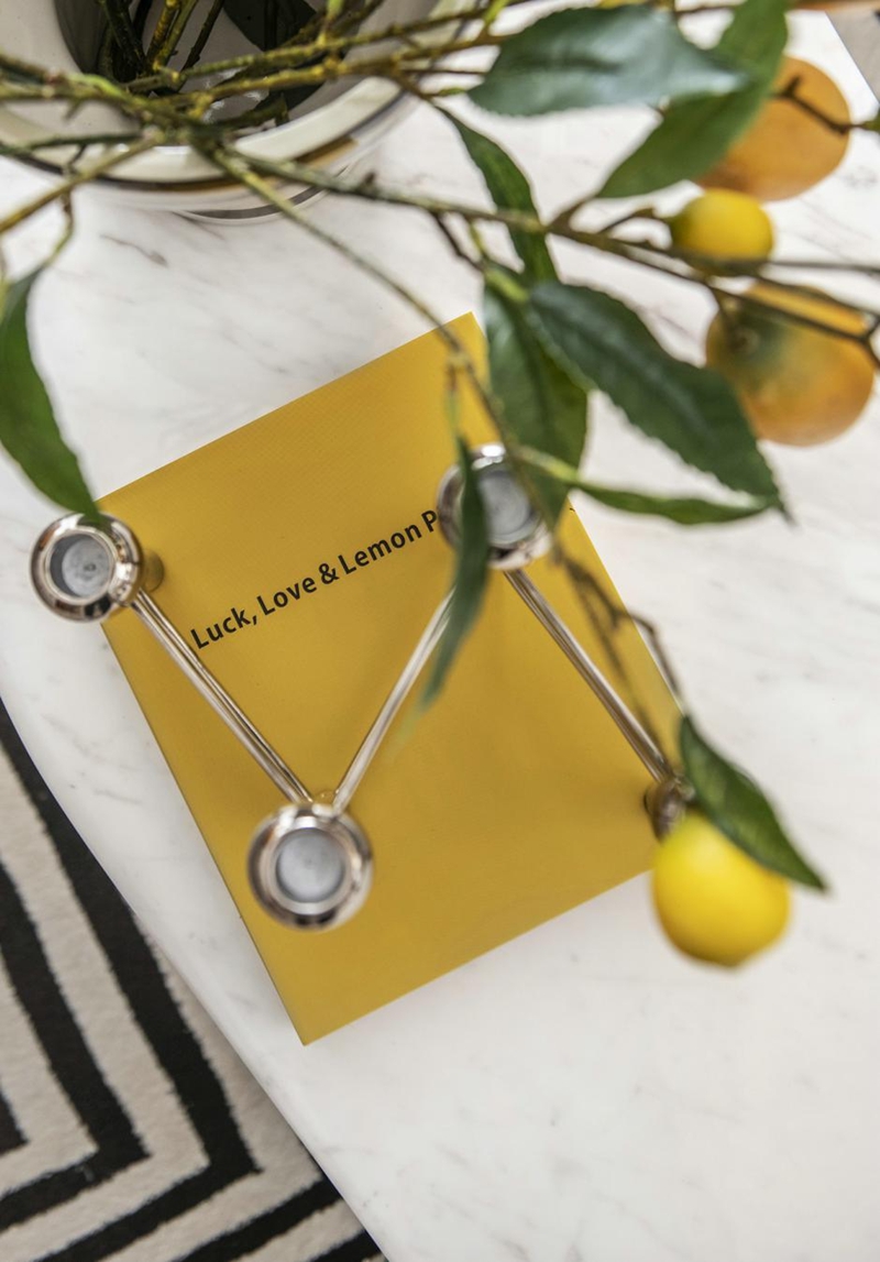 精致的擺件、亮眼的明黃…這個89㎡的輕奢新風(fēng)尚格調(diào)滿滿，百看不厭