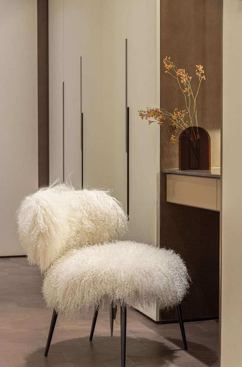 199㎡帶有藝術色彩的輕奢風，溫馨獨特的三口之家。