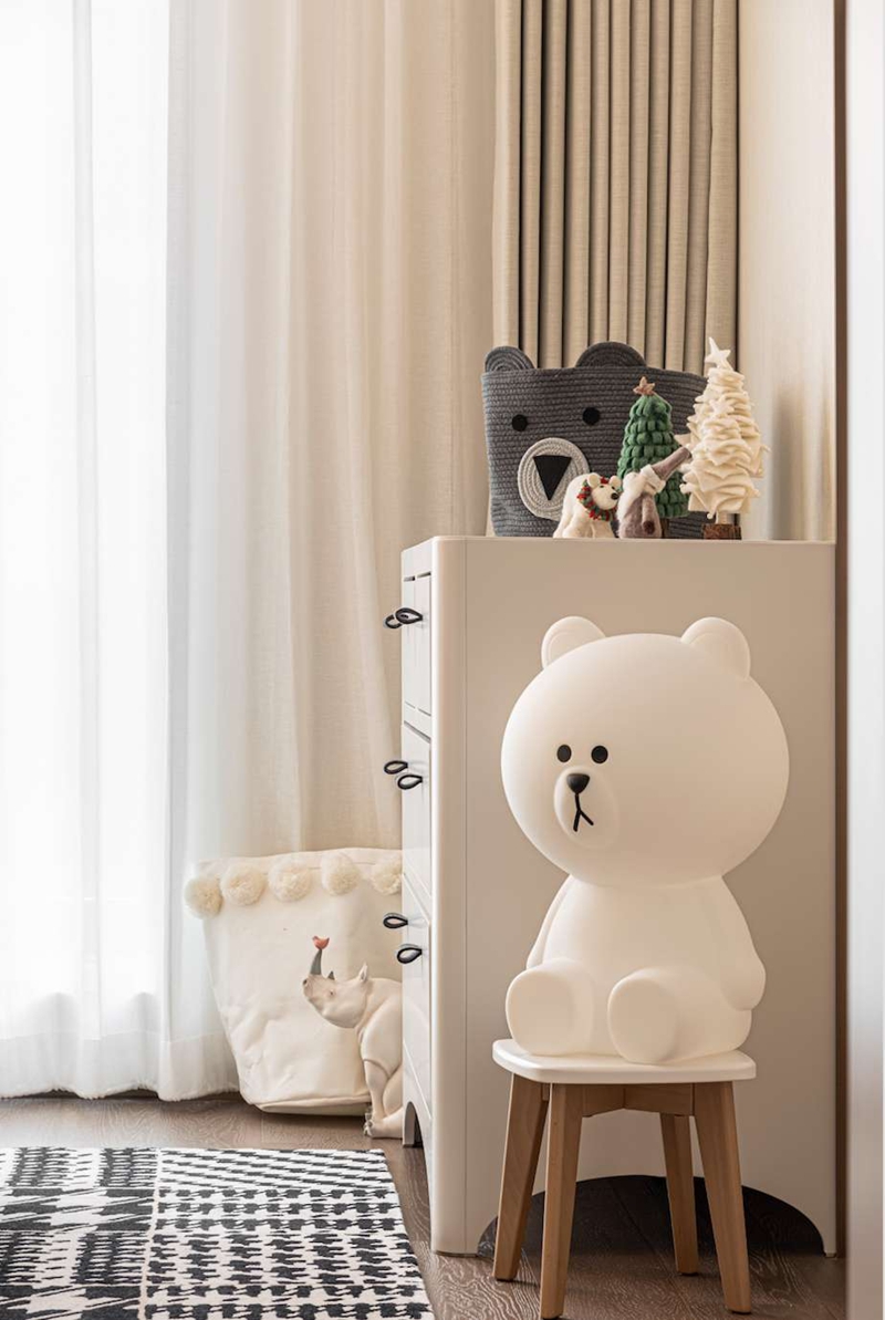 199㎡帶有藝術色彩的輕奢風，溫馨獨特的三口之家。