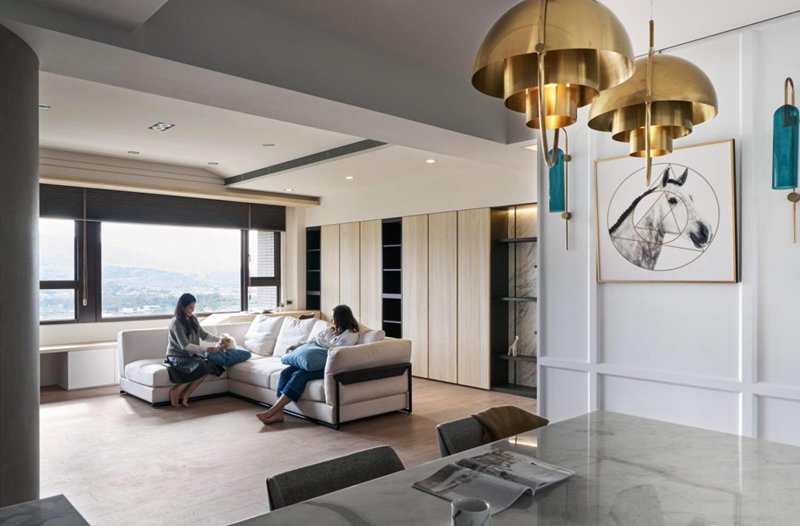 135㎡簡約現(xiàn)代風(fēng)三居室，兼具質(zhì)感、顏值與收納，這樣的設(shè)計(jì)真的愛了！