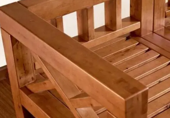 挑選家具時除了注意質量還應該注意什么呢？